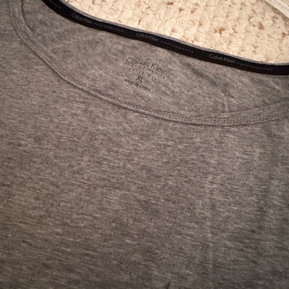 Calvin Klein performance  t shirt. - Picture 2 of 4